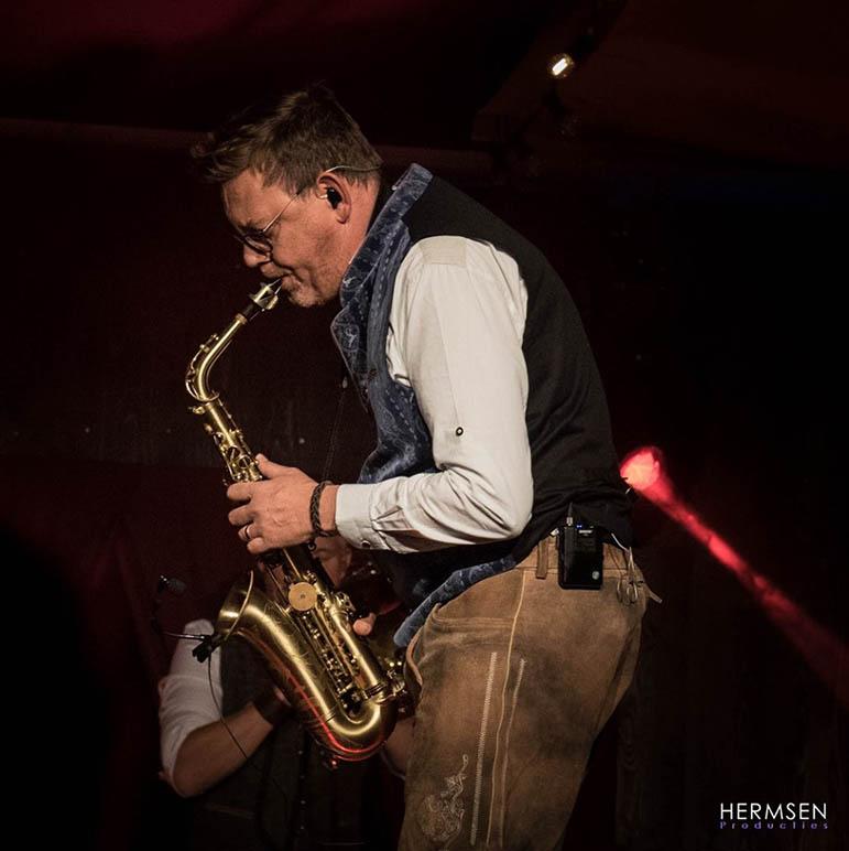 sax-2